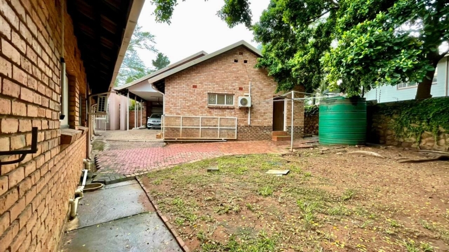 5 Bedroom Property for Sale in Safari Gardens North West